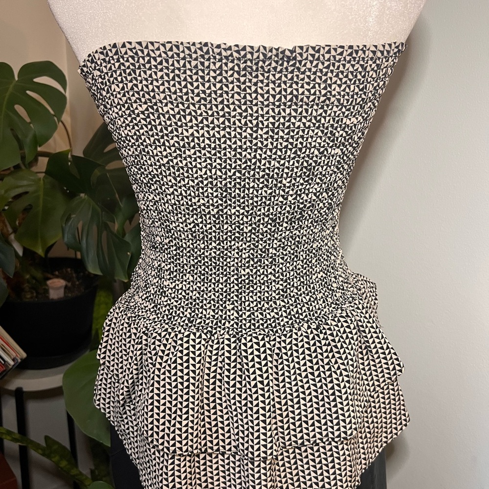 Elegant Black and White Strapless Dress